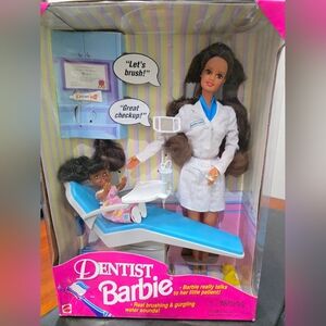 DENTIST BARBIE Dentist Doll Set